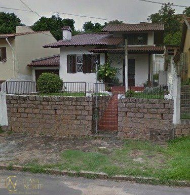 Casa à venda com 2 quartos, 100m², 1 vaga, Rua Henrique Fraeb no bairro Partenon em Porto Alegre