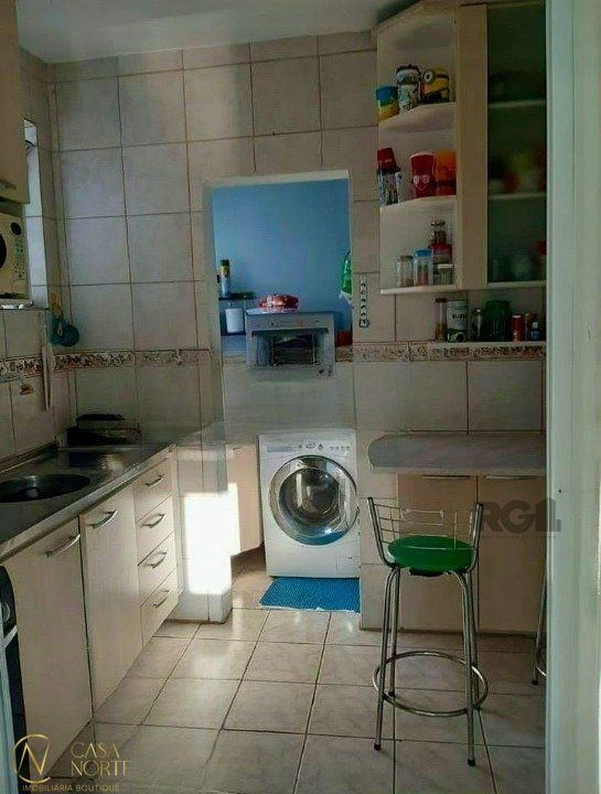 Apartamento à venda com 3 quartos, 60m², 1 vaga, Rua Engenheiro Fernando Mendes Ribeiro no bairro Santo Antônio em Porto Alegre