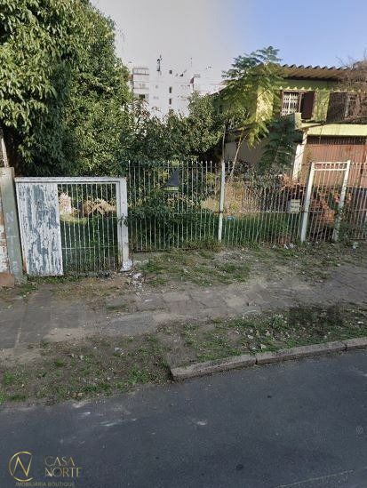 Terreno à venda  com 421m², Rua Veador Porto no bairro Santana em Porto Alegre