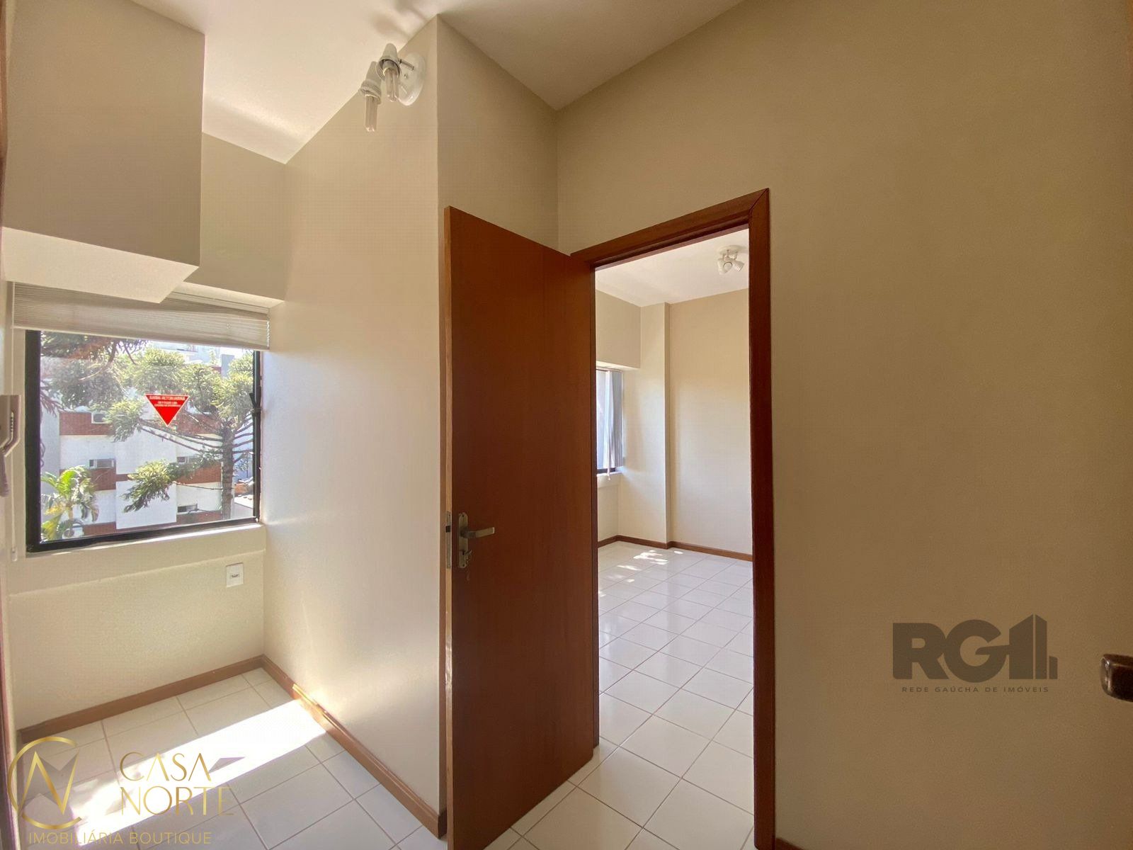 Sala Comercial à venda , 25m², Avenida Itaqui no bairro Petrópolis em Porto Alegre
