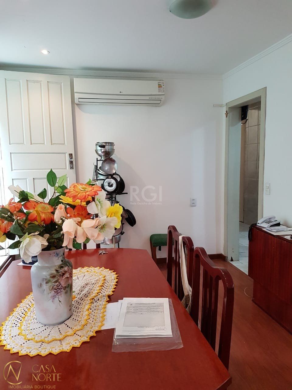 Casa à venda com 5 quartos, 250m², 5 vagas, Rua Ferreira Viana no bairro Petrópolis em Porto Alegre