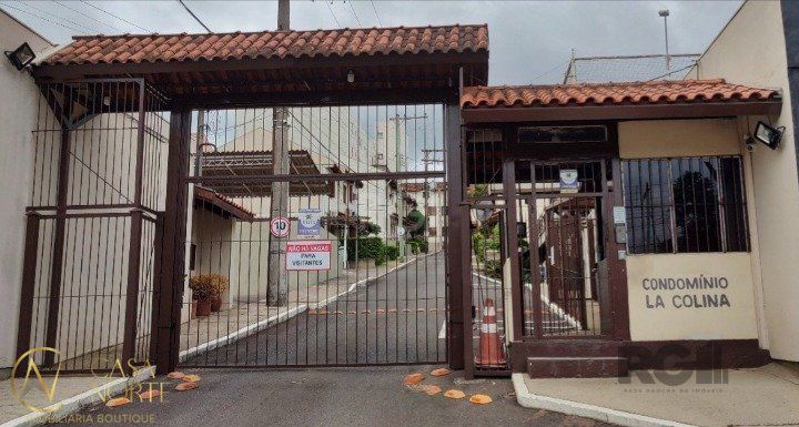 Casa de Condomínio à venda com 3 quartos, 80m², 1 vaga, Avenida Monte Cristo no bairro Vila Nova em Porto Alegre