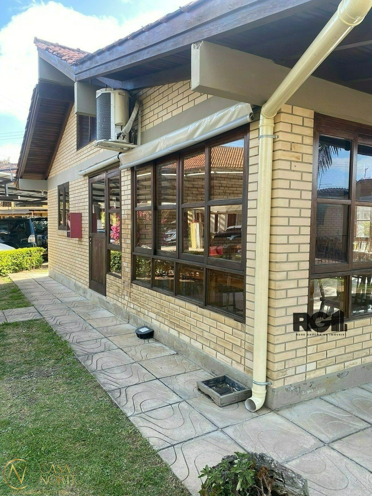 Terreno à venda  com 72m², Avenida Edgar Pires de Castro no bairro Hípica em Porto Alegre
