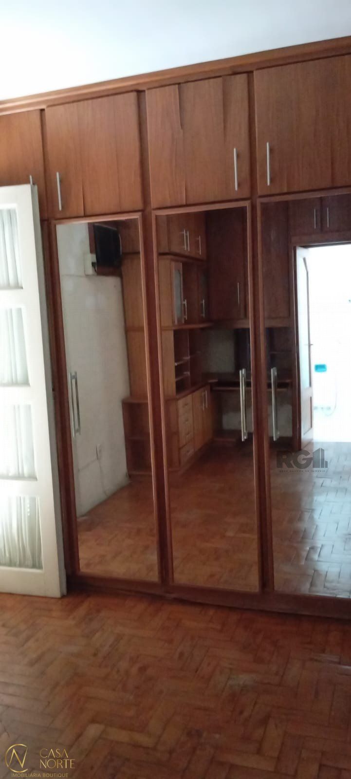Apartamento à venda com 3 quartos, 110m², Rua Teixeira de Freitas no bairro Santo Antônio em Porto Alegre