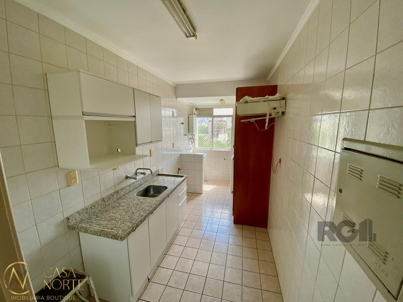Apartamento à venda com 2 quartos, 71m², 1 vaga, Rua Gomes Jardim no bairro Santana em Porto Alegre