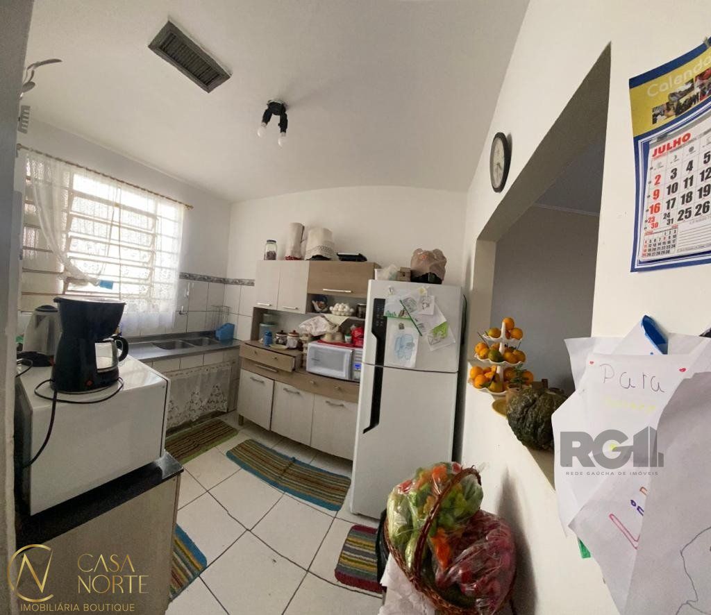 Casa à venda com 5 quartos, 330m², 1 suíte, 3 vagas, Rua Monsenhor Veras no bairro Santana em Porto Alegre