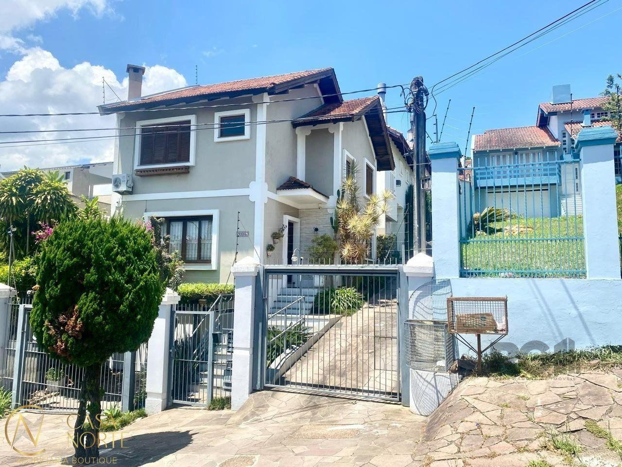 Casa de Condomínio à venda com 3 quartos, 181m², 1 suíte, 2 vagas, Rua Padre João Batista Reus no bairro Vila Conceição em Porto Alegre
