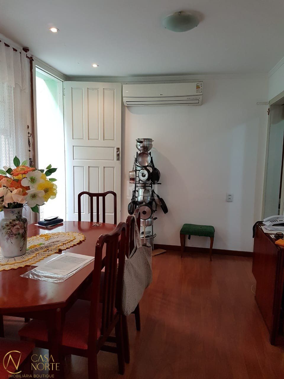 Casa à venda com 5 quartos, 250m², 5 vagas, Rua Ferreira Viana no bairro Petrópolis em Porto Alegre