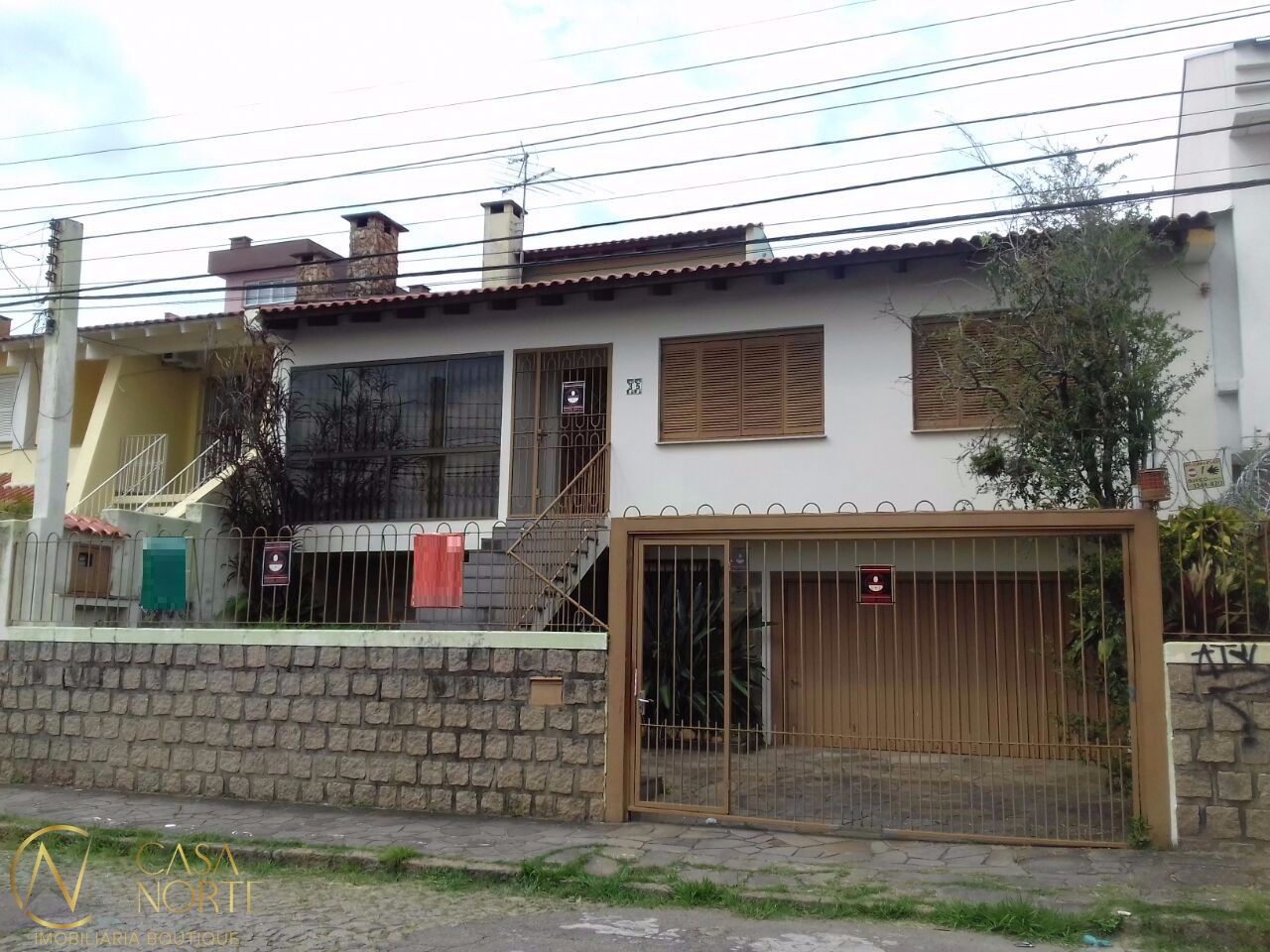 Casa à venda com 3 quartos, 293m², 1 suíte, 4 vagas, Rua Teofilo Otoni no bairro Partenon em Porto Alegre
