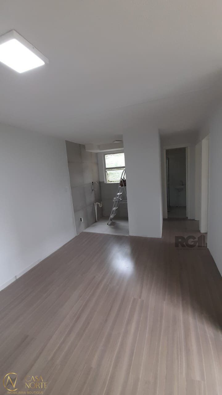 Apartamento à venda com 2 quartos, 39m², Estrada João de Oliveira Remião no bairro Lomba do Pinheiro em Porto Alegre