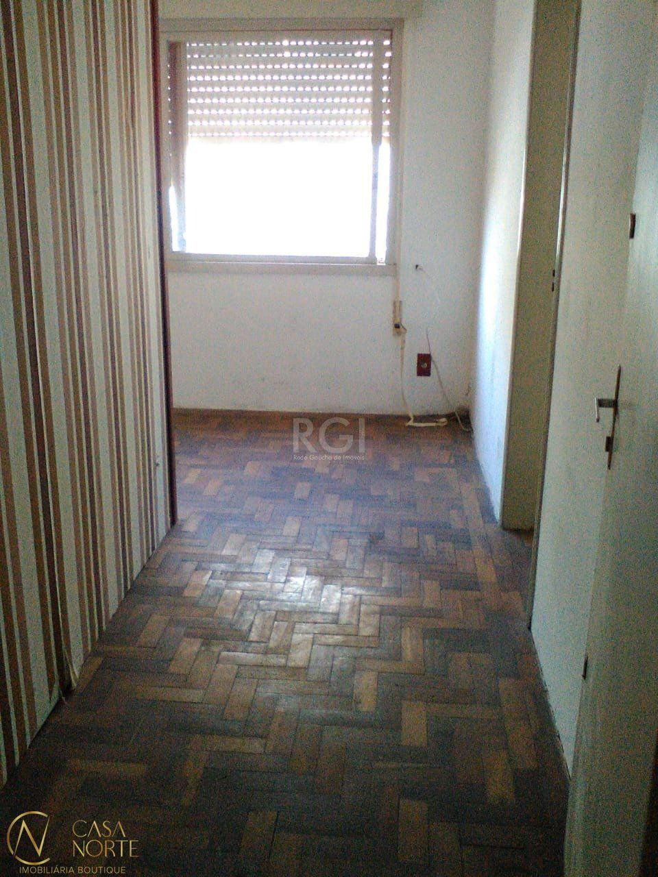 Kitnet à venda com 1 quarto, 32m², Avenida Andarai no bairro Passo da Areia em Porto Alegre