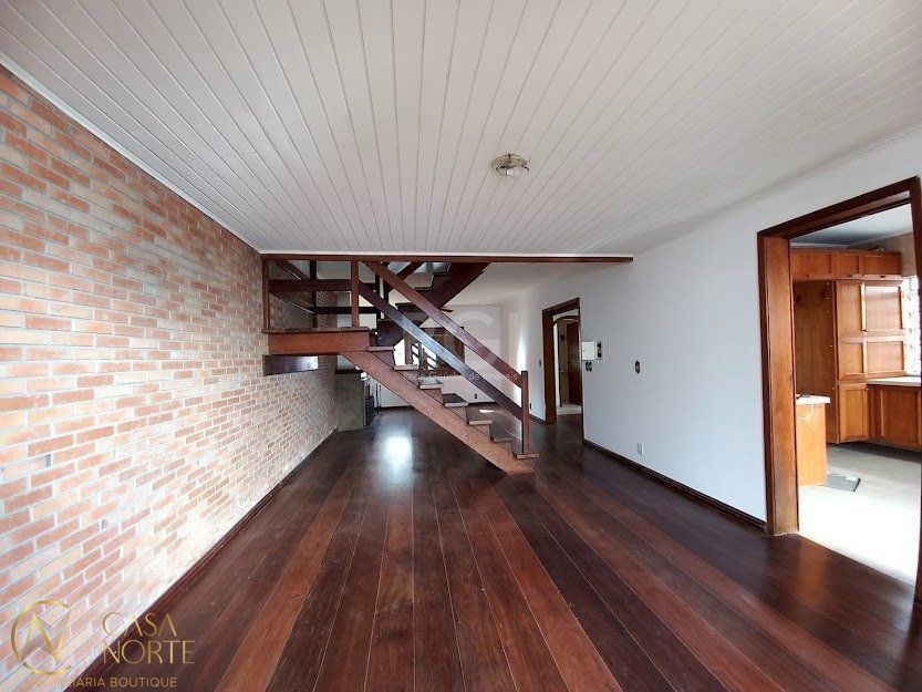 Casa à venda com 3 quartos, 224m², 1 suíte, 3 vagas, Rua Maestro Mendanha no bairro Santana em Porto Alegre