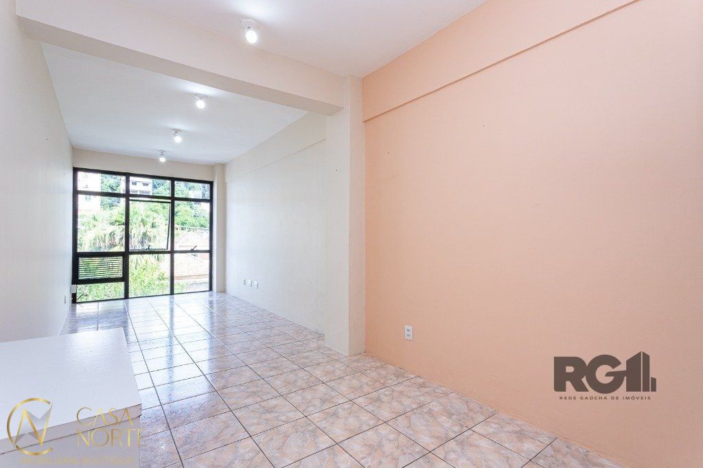 Sala Comercial à venda , 27m², Avenida Cristóvão Colombo no bairro Moinhos de Vento em Porto Alegre
