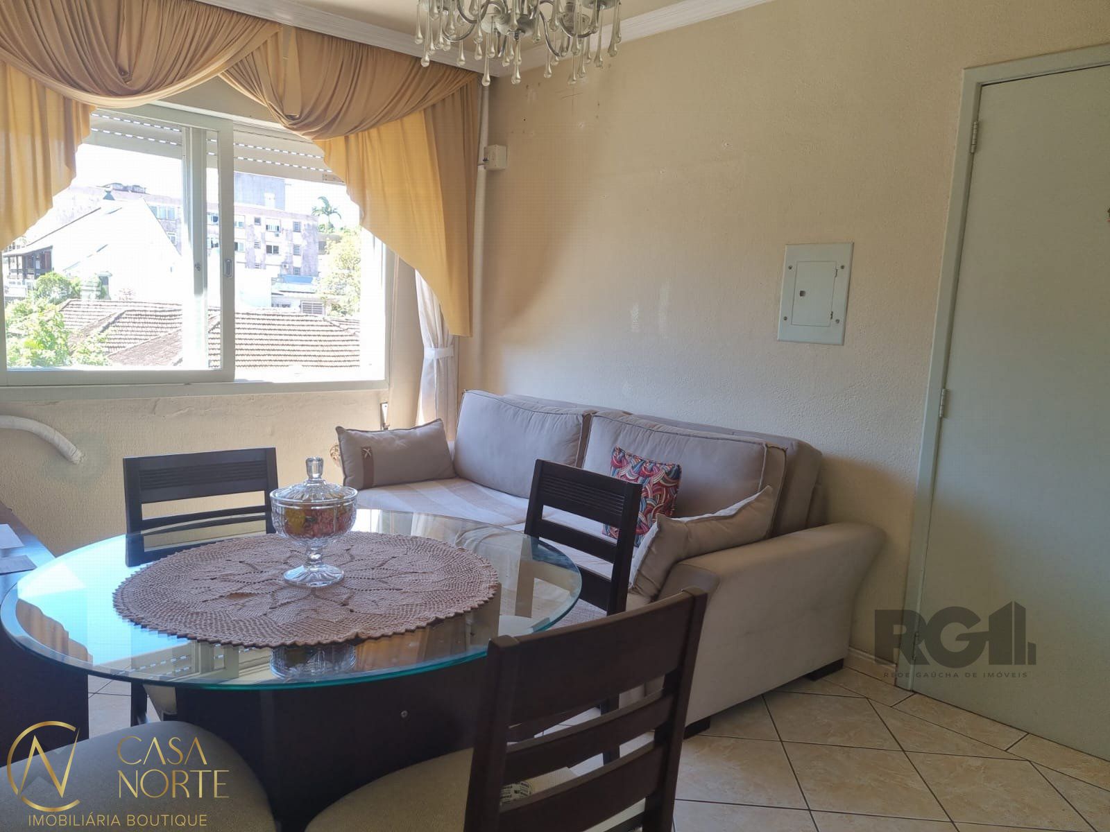 Apartamento à venda com 2 quartos, 58m², 1 vaga, Rua Santa Isabel no bairro Bom Jesus em Porto Alegre