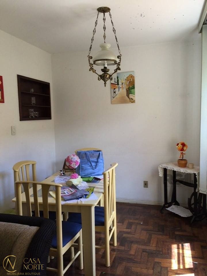Apartamento à venda com 3 quartos, 77m², 1 vaga, Rua Marechal Mesquita no bairro Teresópolis em Porto Alegre