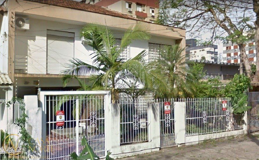 Casa à venda com 5 quartos, 400m², 3 vagas, Rua Bernardo Pires no bairro Santana em Porto Alegre