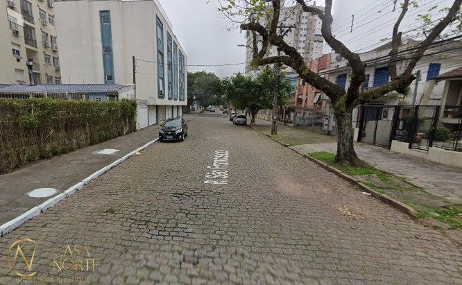 Terreno à venda  com 252m², Rua São Francisco no bairro Santana em Porto Alegre