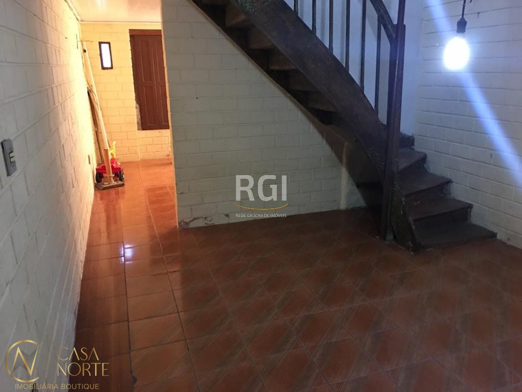 Casa à venda com 3 quartos, 140m², 1 vaga, Rua Domingos Crescencio no bairro Santana em Porto Alegre