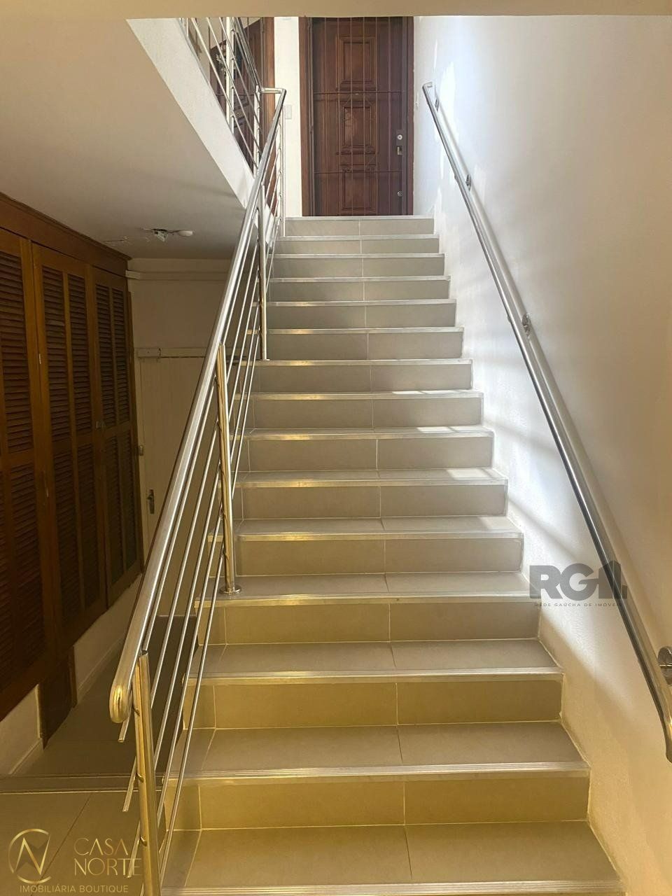 Apartamento à venda com 3 quartos, 83m², 1 vaga, Rua Peri Machado no bairro Menino Deus em Porto Alegre
