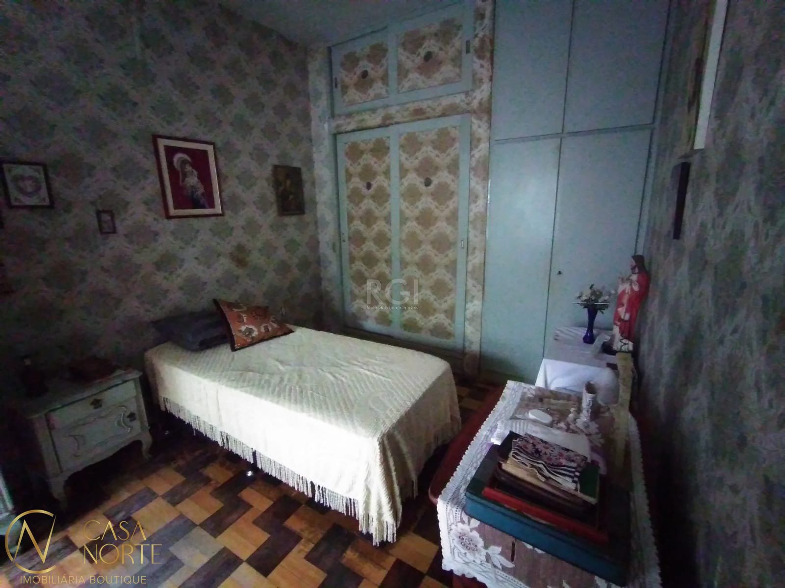 Casa à venda com 3 quartos, 85m², 1 vaga, Rua Mariz e Barros no bairro Petrópolis em Porto Alegre