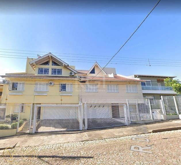 Casa à venda com 5 quartos, 250m², 1 suíte, 4 vagas, Rua Doutor João Dahne no bairro Sarandi em Porto Alegre