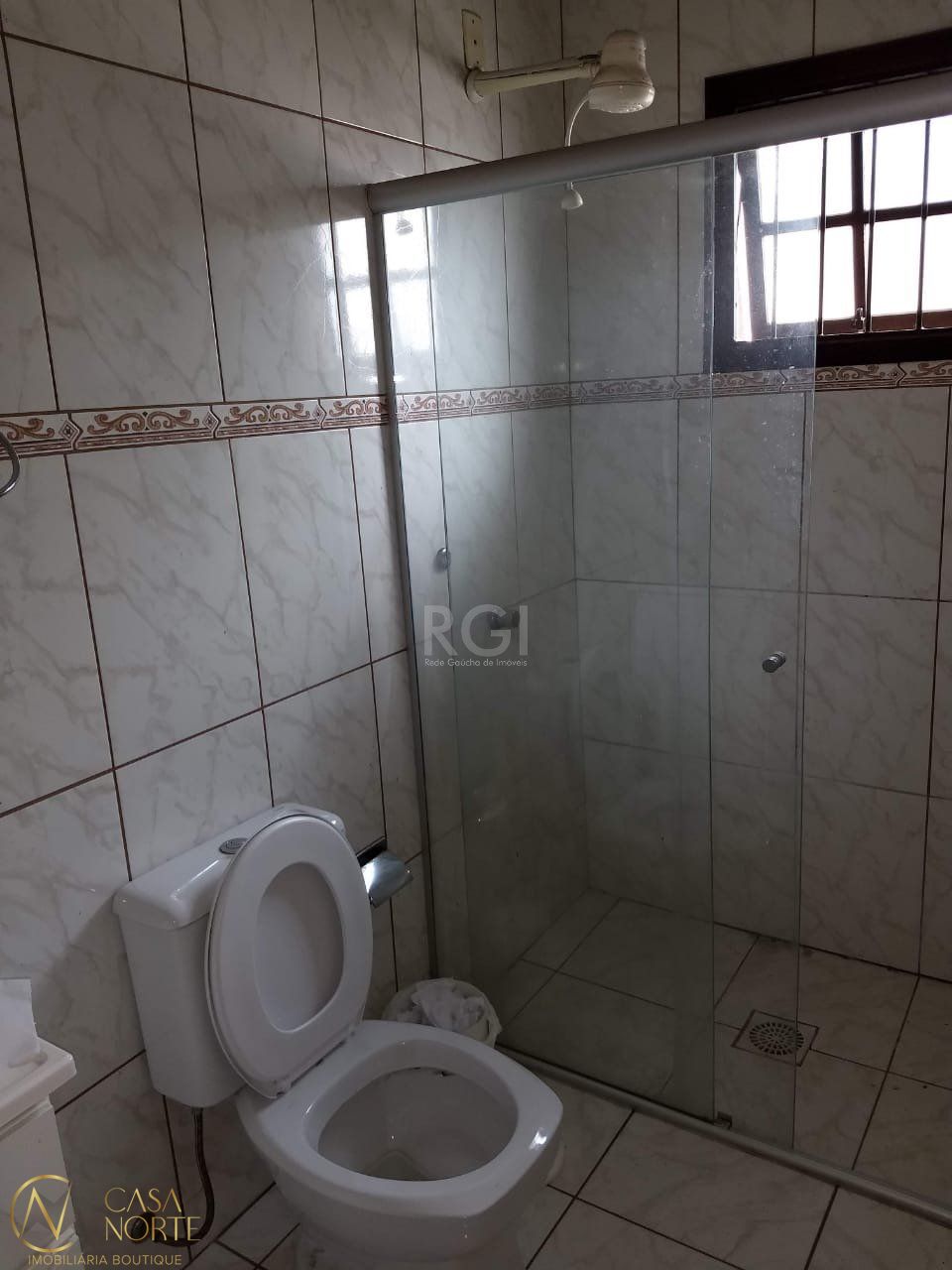 Casa à venda com 4 quartos, 177m², 1 suíte, 2 vagas, Rua Doutor Pereira da Cunha no bairro Partenon em Porto Alegre