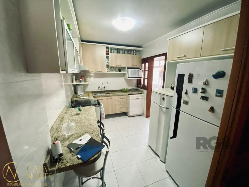 Apartamento à venda com 3 quartos, 118m², 1 suíte, 1 vaga, Rua Mariante no bairro Rio Branco em Porto Alegre