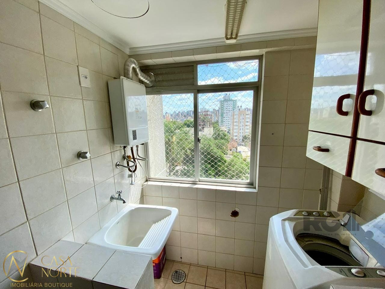Apartamento à venda com 2 quartos, 71m², 1 vaga, Rua Gomes Jardim no bairro Santana em Porto Alegre