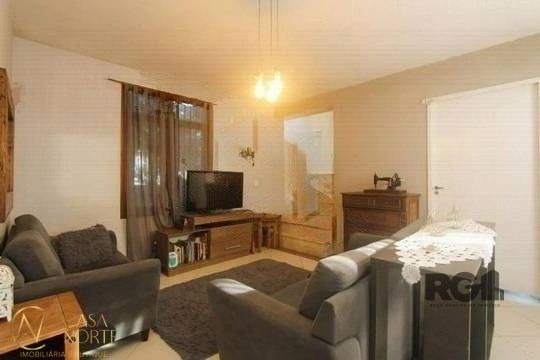 Casa à venda com 4 quartos, 260m², 1 suíte, 5 vagas, Rua José Scutari no bairro Passo da Areia em Porto Alegre