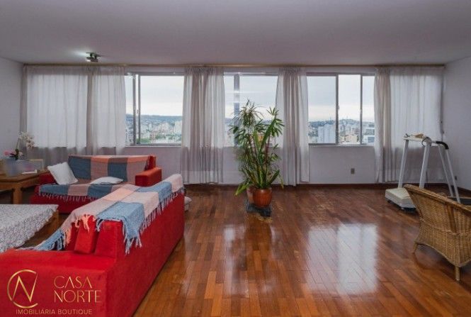 Apartamento à venda com 3 quartos, 222m², 1 suíte, 2 vagas, Rua Doutor Lauro de Oliveira no bairro Rio Branco em Porto Alegre
