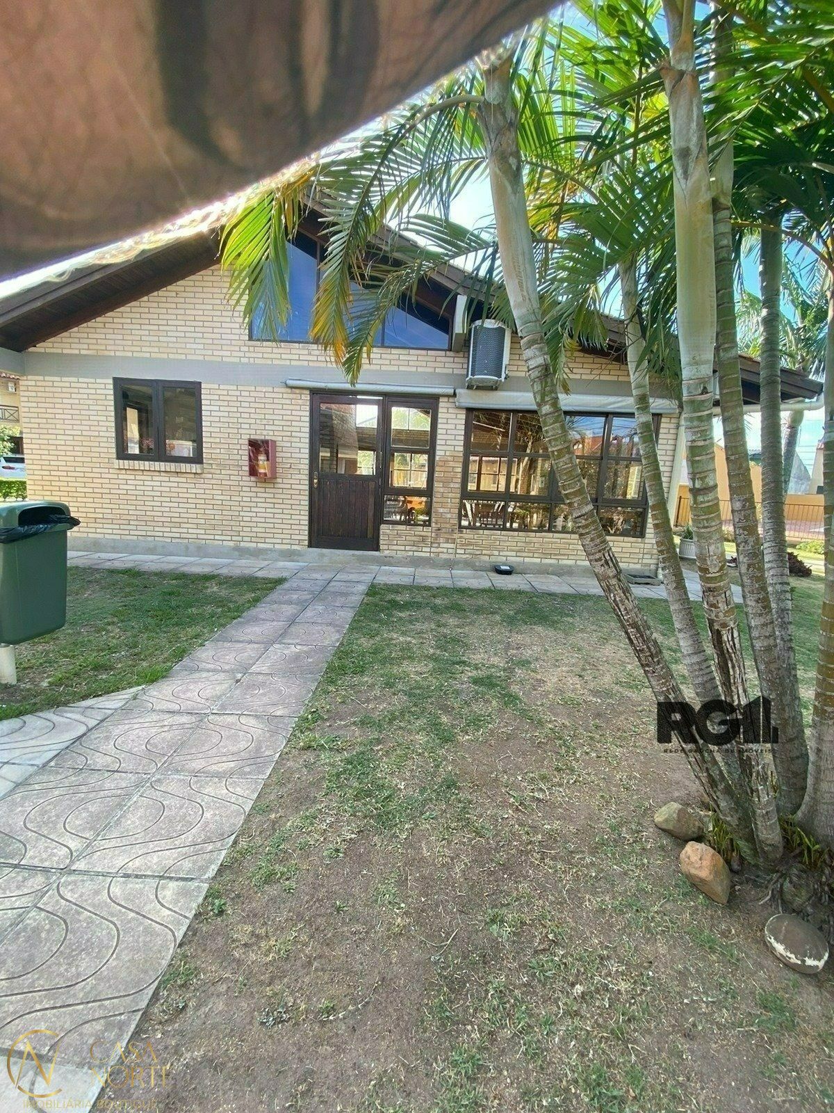 Terreno à venda  com 72m², Avenida Edgar Pires de Castro no bairro Hípica em Porto Alegre