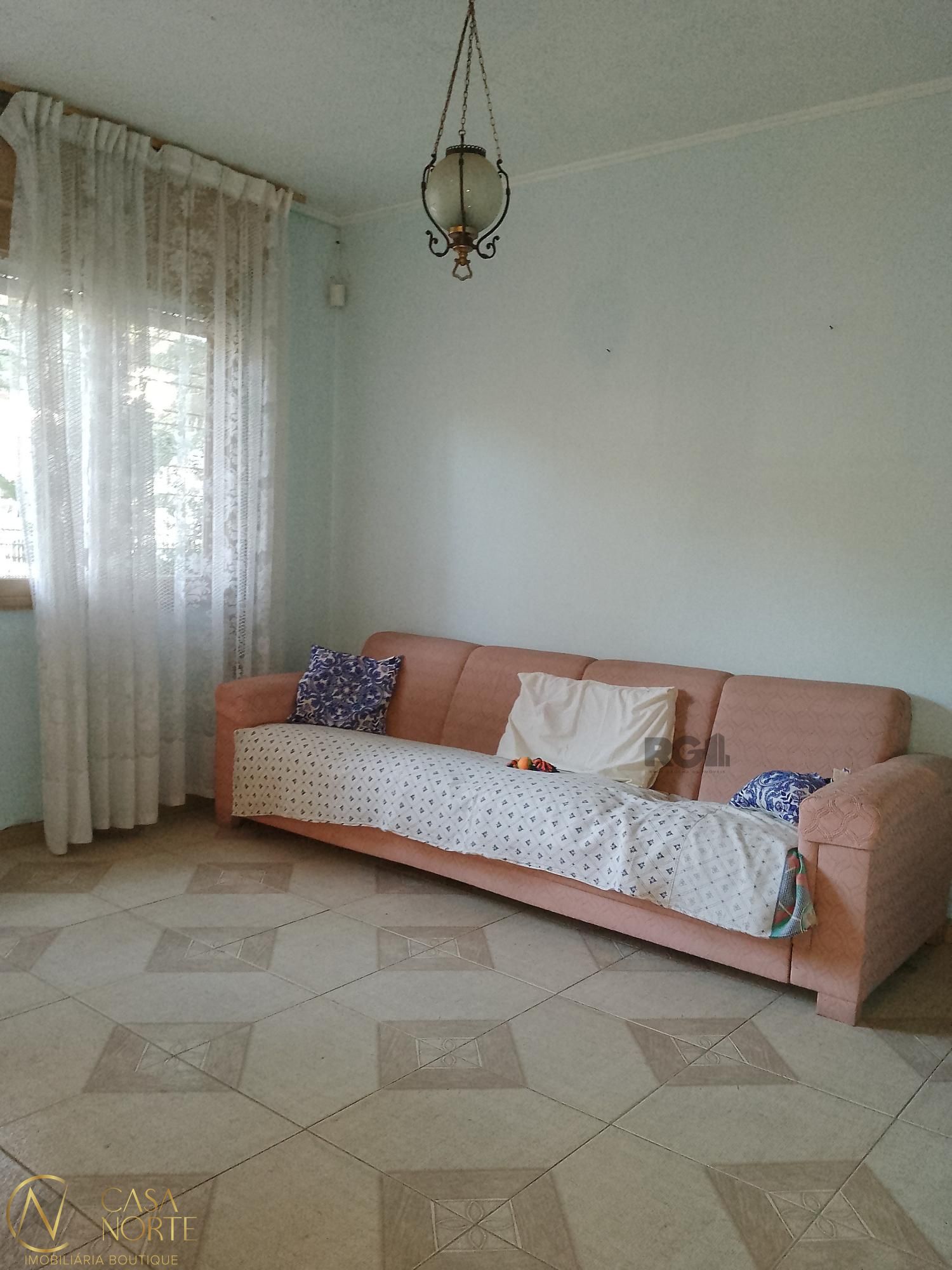 Casa à venda com 4 quartos, 245m², 2 vagas, Avenida Protásio Alves no bairro Morro Santana em Porto Alegre