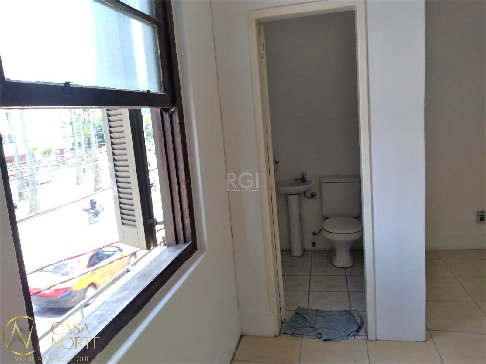 Casa à venda com 3 quartos, 124m², 2 suítes, Avenida João Pessoa no bairro Santana em Porto Alegre