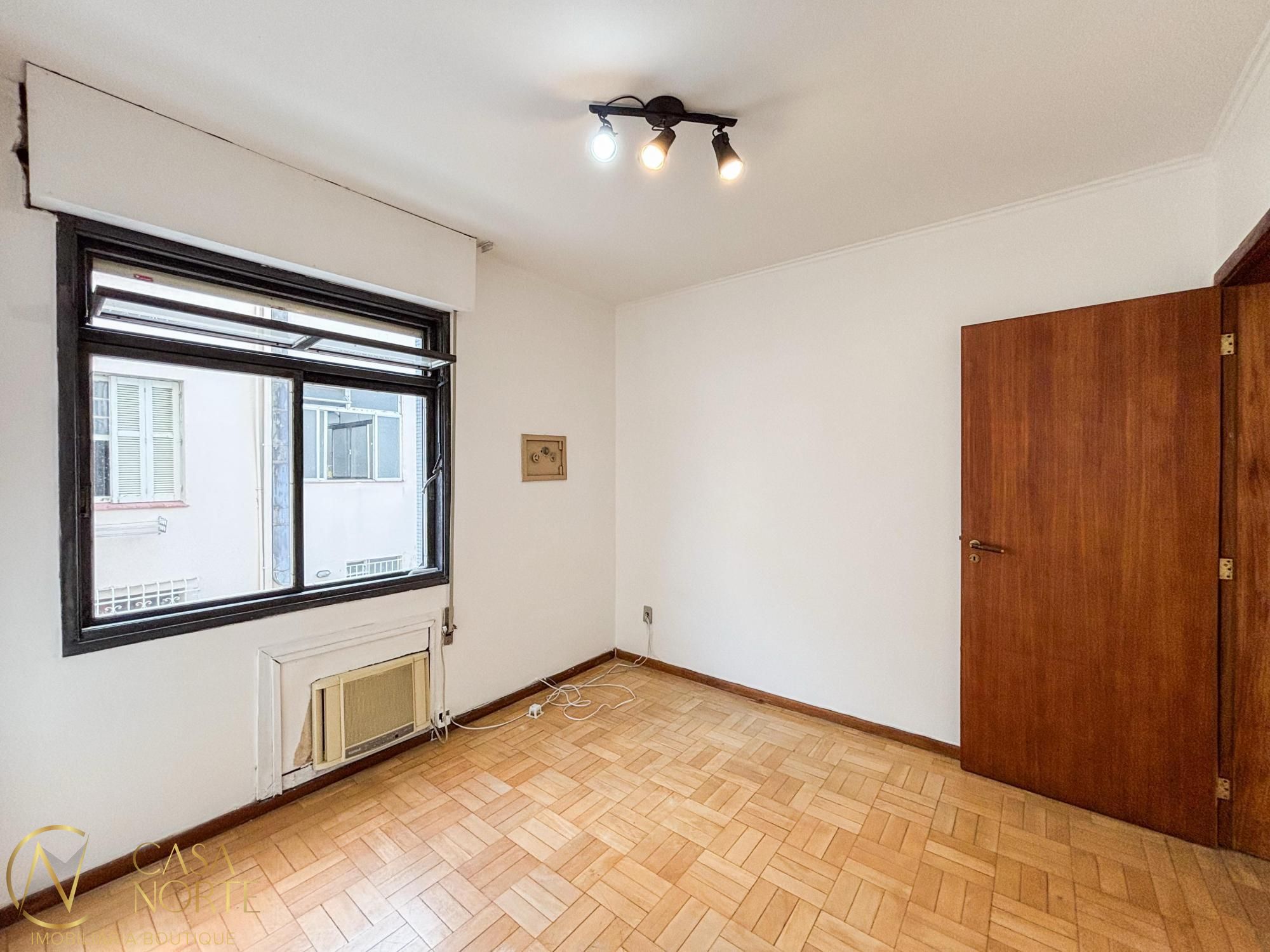 Apartamento à venda com 3 quartos, 96m², 1 suíte, 1 vaga, Rua Laurindo no bairro Santana em Porto Alegre