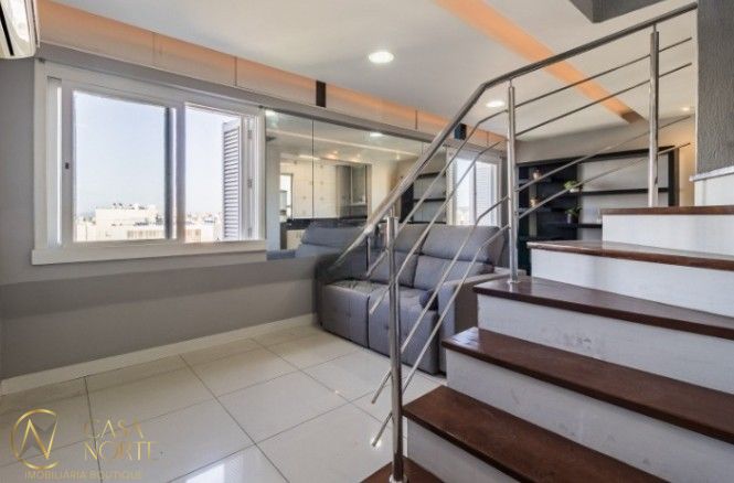 Cobertura à venda com 2 quartos, 128m², 1 suíte, 2 vagas, Rua Duque de Caxias no bairro Centro Histórico em Porto Alegre