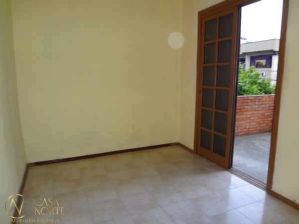 Casa à venda com 3 quartos, 190m², 1 suíte, 1 vaga, Rua Fatima no bairro Partenon em Porto Alegre