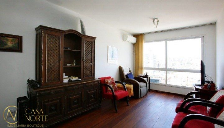 Apartamento à venda com 2 quartos, 74m², 1 vaga, Rua Vicente da Fontoura no bairro Santana em Porto Alegre
