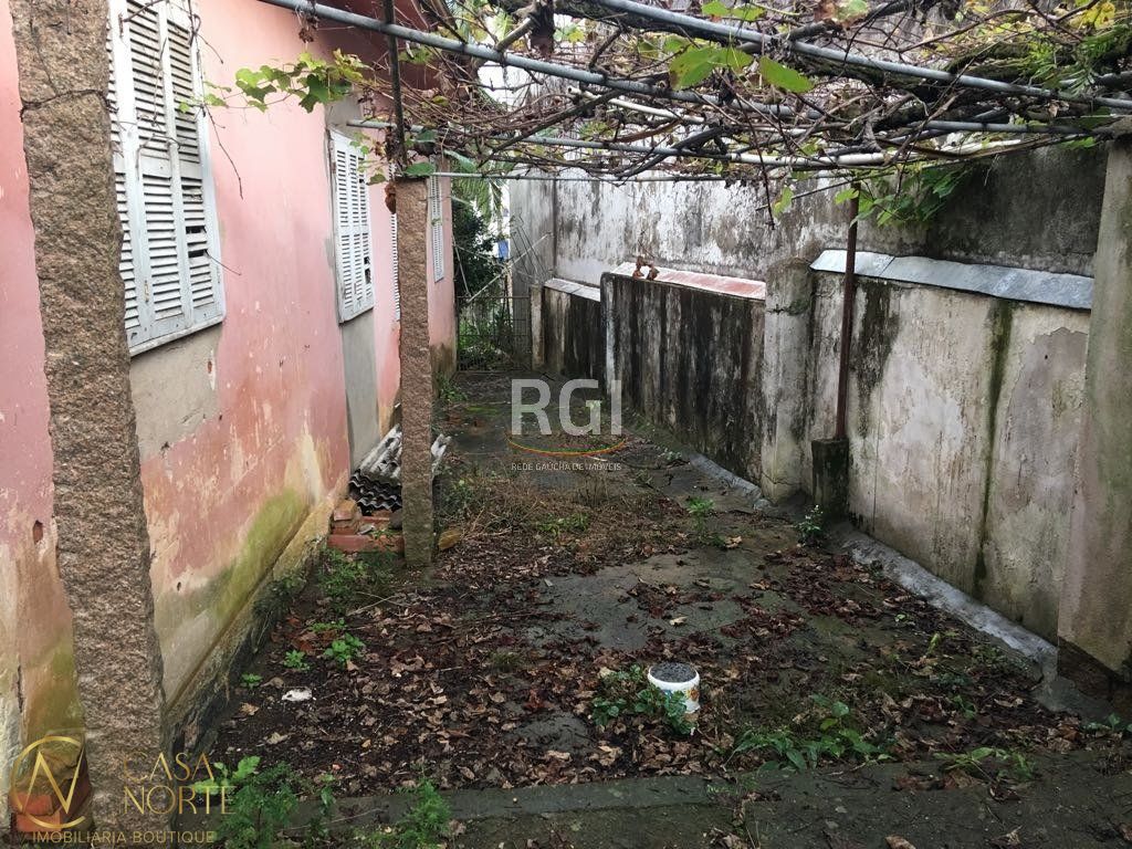 Terreno à venda , 302m², Rua Oscar Schneider no bairro Medianeira em Porto Alegre