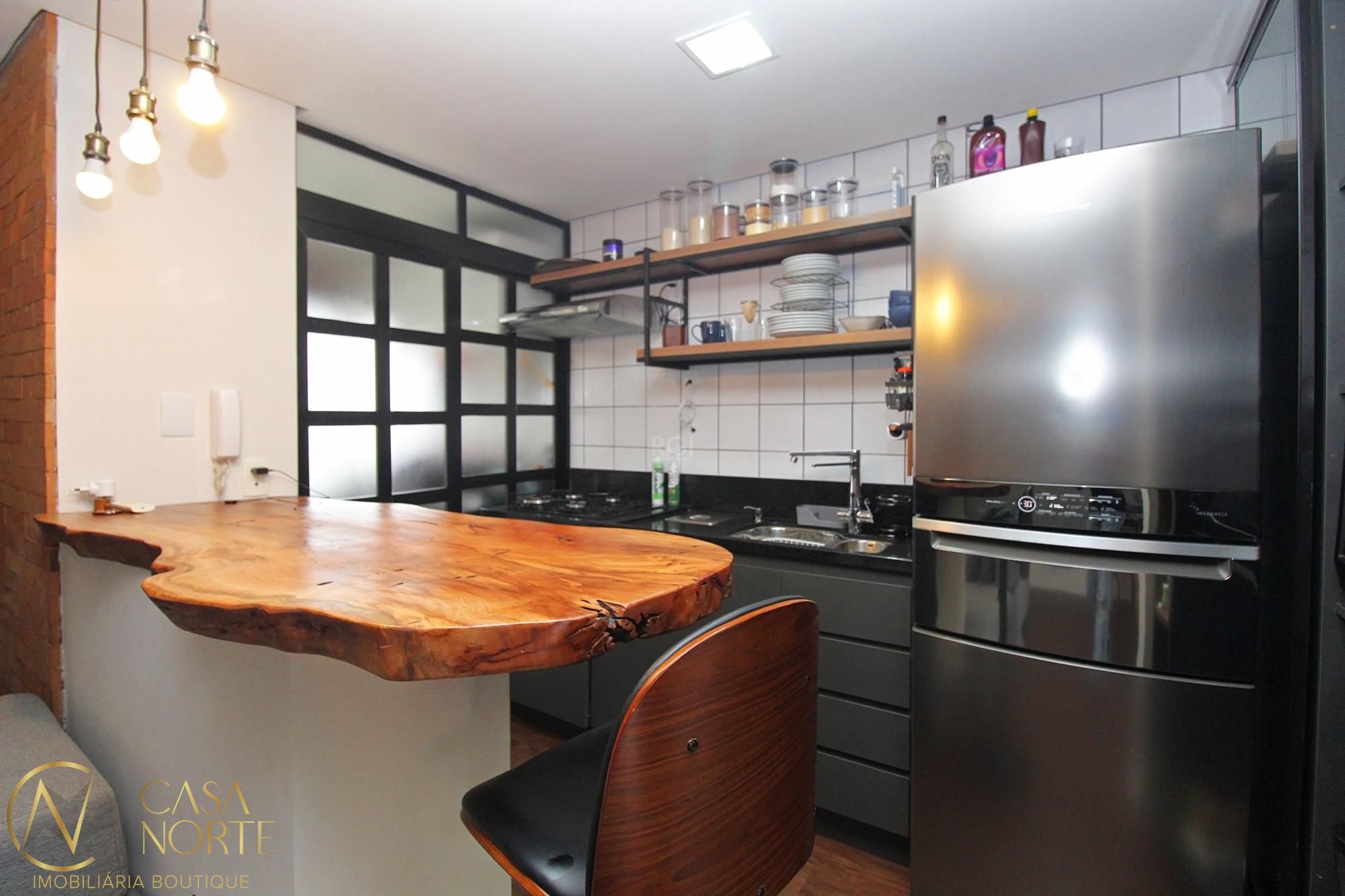 Apartamento à venda com 1 quarto, 47m², 1 vaga, Rua Professor Ivo Corseuil no bairro Petrópolis em Porto Alegre