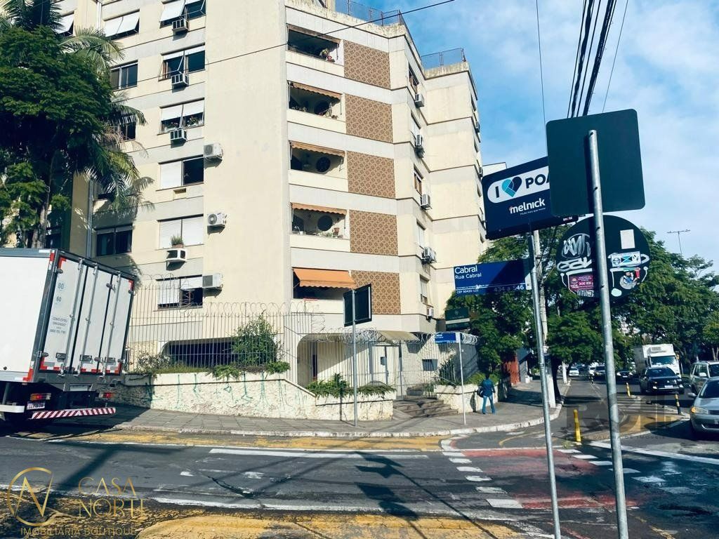 Apartamento à venda com 3 quartos, 118m², 1 suíte, 1 vaga, Rua Mariante no bairro Rio Branco em Porto Alegre