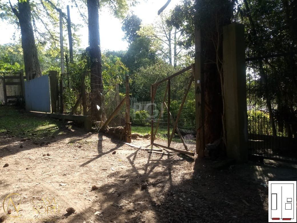 Terreno à venda  com 2240m², Avenida Eduardo Prado no bairro Cavalhada em Porto Alegre