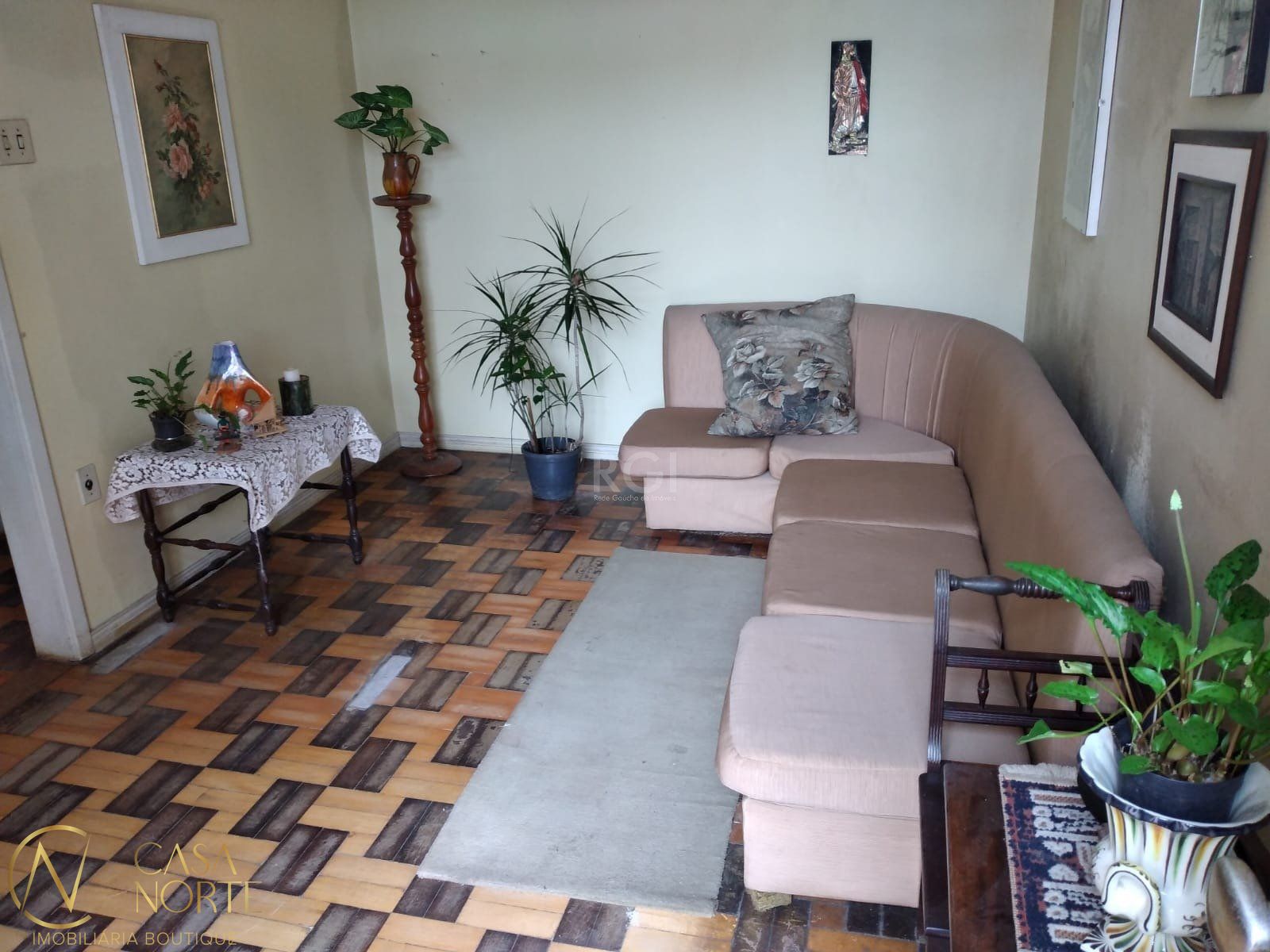 Casa à venda com 3 quartos, 85m², 1 vaga, Rua Mariz e Barros no bairro Petrópolis em Porto Alegre