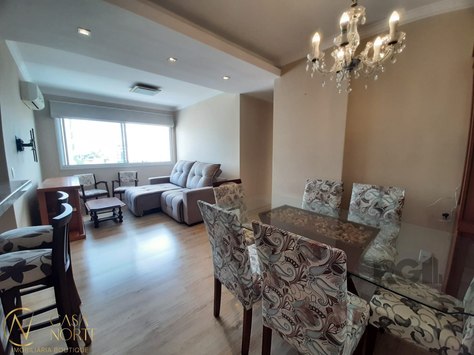 Apartamento à venda com 3 quartos, 78m², 1 suíte, 2 vagas, Rua Gomes Jardim no bairro Santana em Porto Alegre