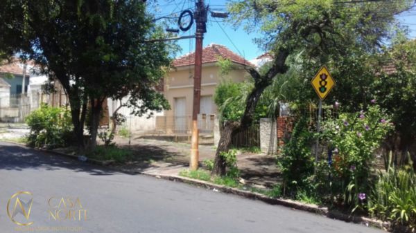 Casa à venda com 3 quartos, 250m², Rua Luiz de Camoes no bairro Santo Antônio em Porto Alegre