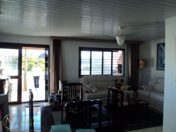 Casa à venda com 3 quartos, 450m², 1 vaga, Rua Visconde do Rio Branco no bairro Floresta em Porto Alegre