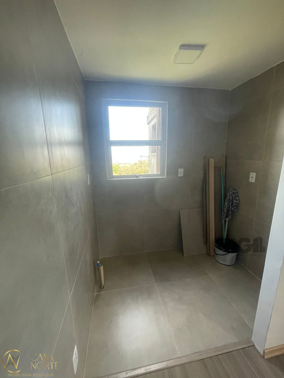 Apartamento à venda com 2 quartos, 39m², Estrada João de Oliveira Remião no bairro Lomba do Pinheiro em Porto Alegre