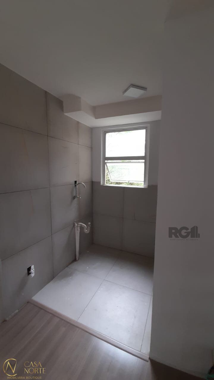 Apartamento à venda com 2 quartos, 39m², Estrada João de Oliveira Remião no bairro Lomba do Pinheiro em Porto Alegre