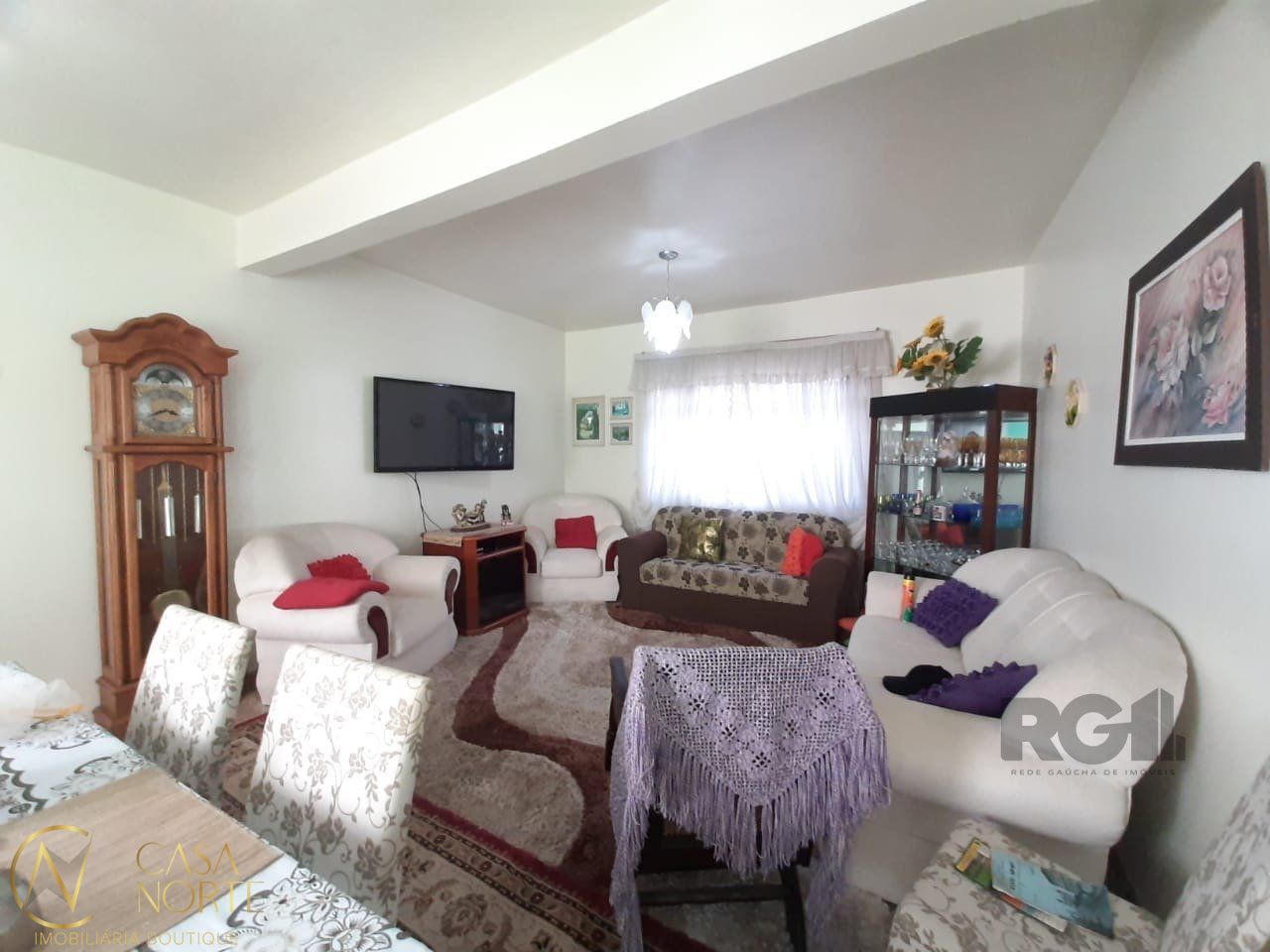 Casa à venda com 4 quartos, 256m², 1 suíte, 2 vagas, Rua Gomes Jardim no bairro Santana em Porto Alegre