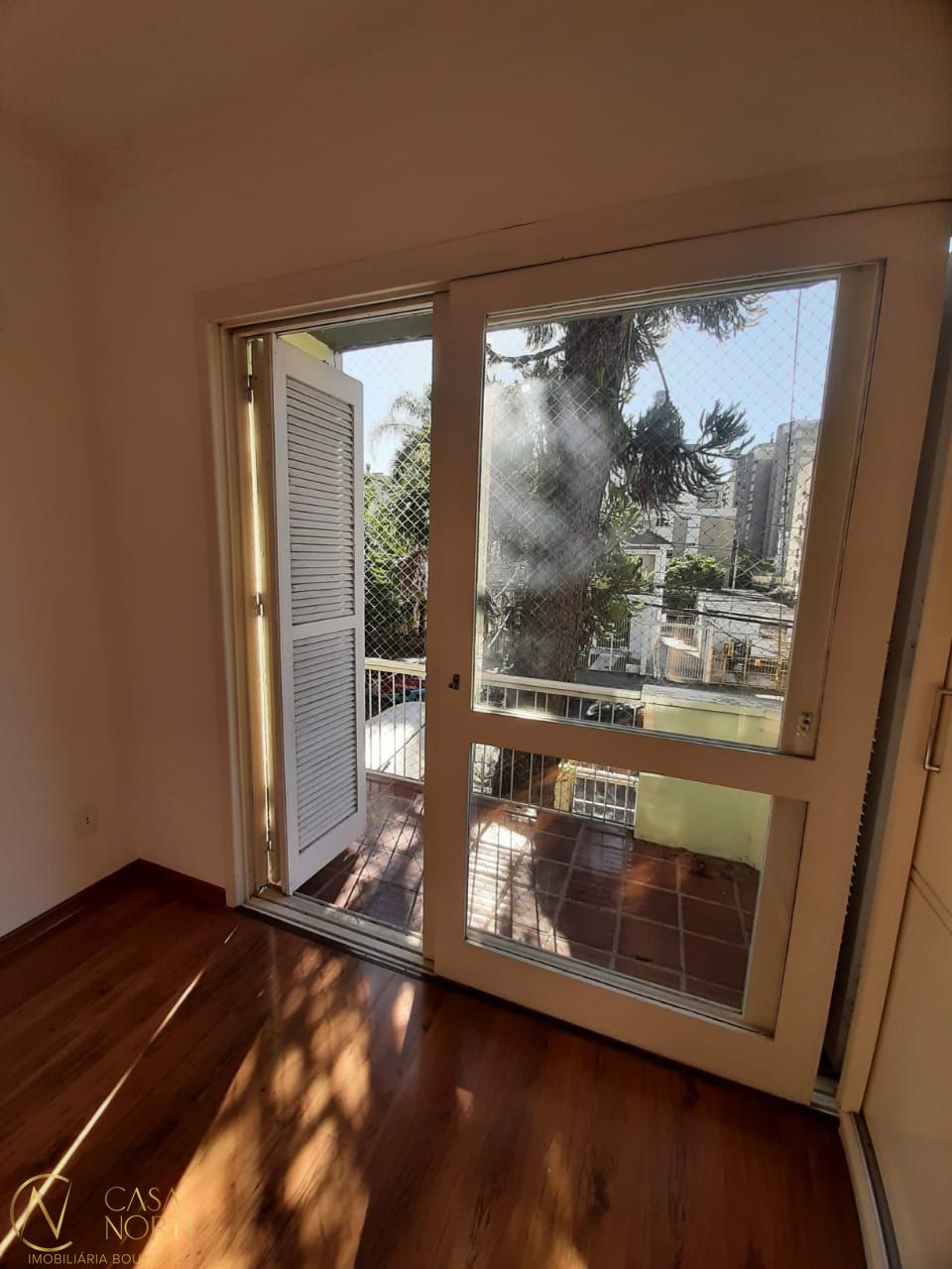 Apartamento à venda com 2 quartos, 62m², 1 vaga, Avenida Lavras no bairro Petrópolis em Porto Alegre