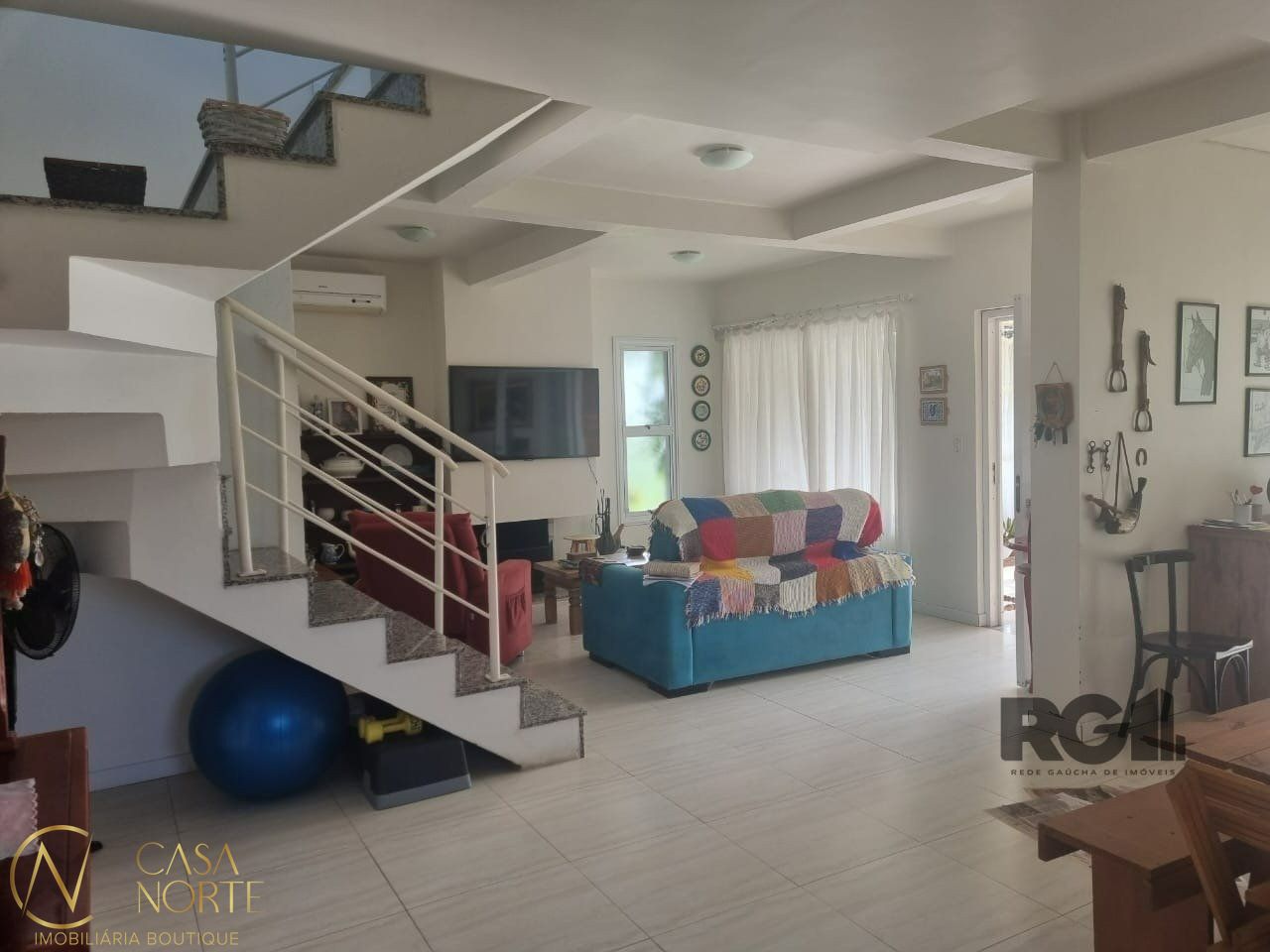 Sítio à venda com 3 quartos, 170m², 1 suíte, 2 vagas, Rua Oito Mil e Quatorze no bairro Lageado em Porto Alegre